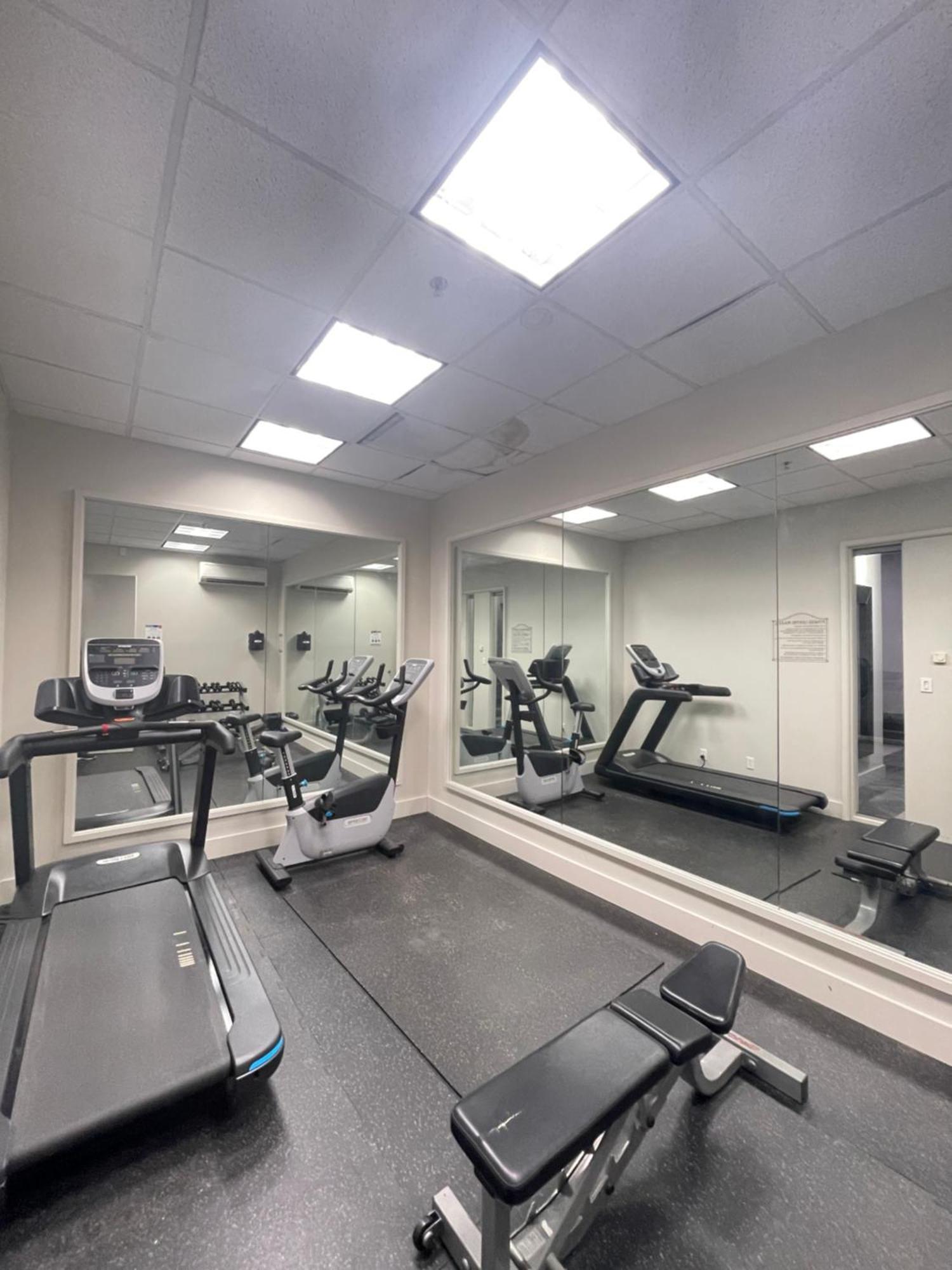 Downtown 1Br Condo At Granville Strip Near English Bay แวนคูเวอร์ ภายนอก รูปภาพ